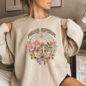 Free Spirit Graphic Sweatshirt